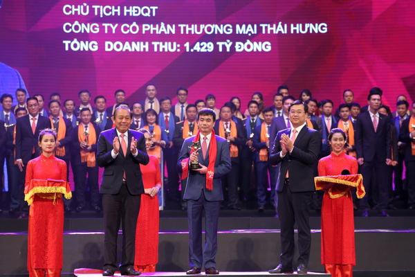 Trao Giải thưởng Sao đỏ - Doanh nhân trẻ Việt Nam tiêu biểu năm 2017 