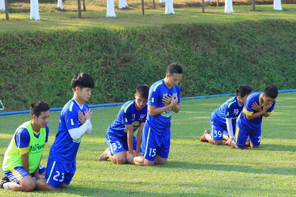 Không Công Phượng, Tuấn Anh... HAGL vẫn 'xua quân' xuống biển