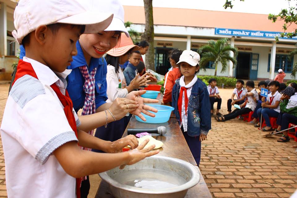 Chương trình tình nguyện "Vì đàn em thân yêu"