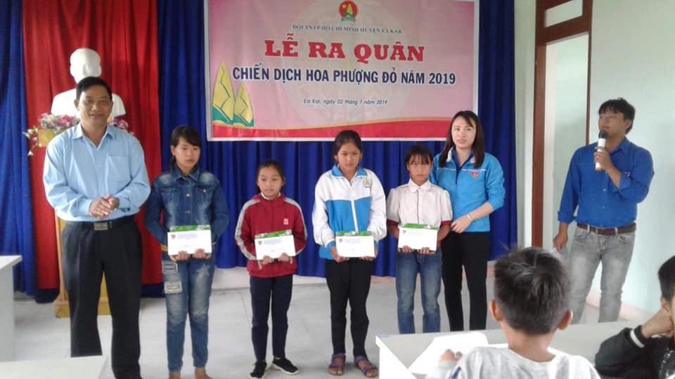 Hội đồng Đội huyện Ea Kar ra quân Chiến dịch hoa phượng đỏ năm 2019