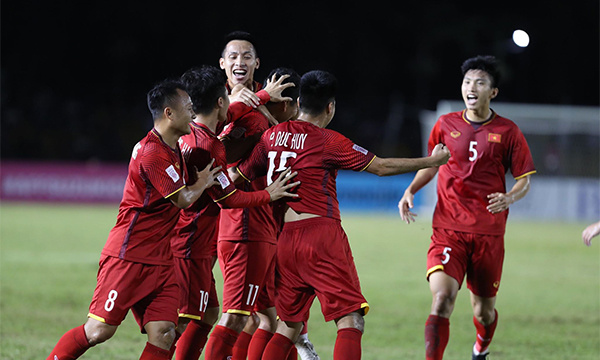 Thắng ngay trên sân Philippines, Việt Nam rộng đường vào chung kết AFF Cup