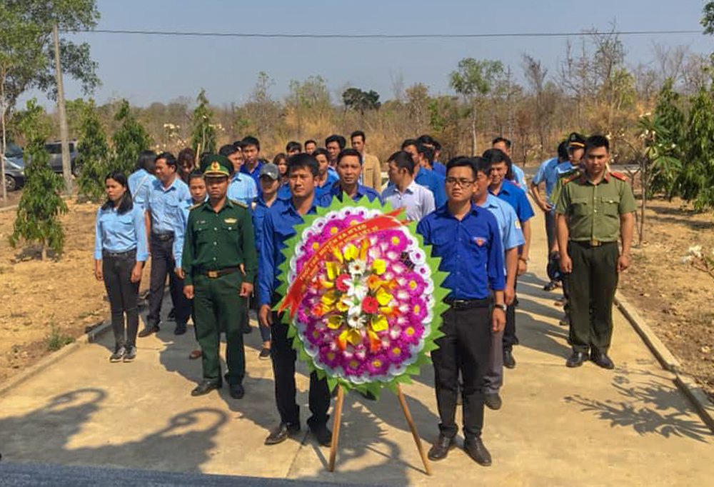 Huyện Đoàn Ea H'leo giao lưu với cán bộ, chiến sĩ Đồn Biên phòng 735