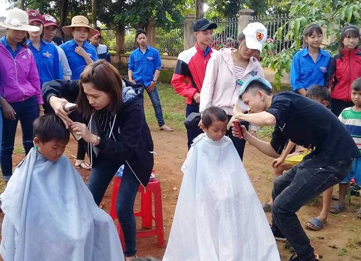 Chương trình "Ngày hè yêu thương" - Hành trình Thầy thuốc trẻ làm theo lời Bác vì sức khỏe cộng đồng năm 2017