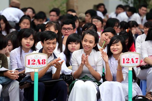 'Các em còn nhiều thắc mắc quá, mong thầy cô tư vấn giúp'