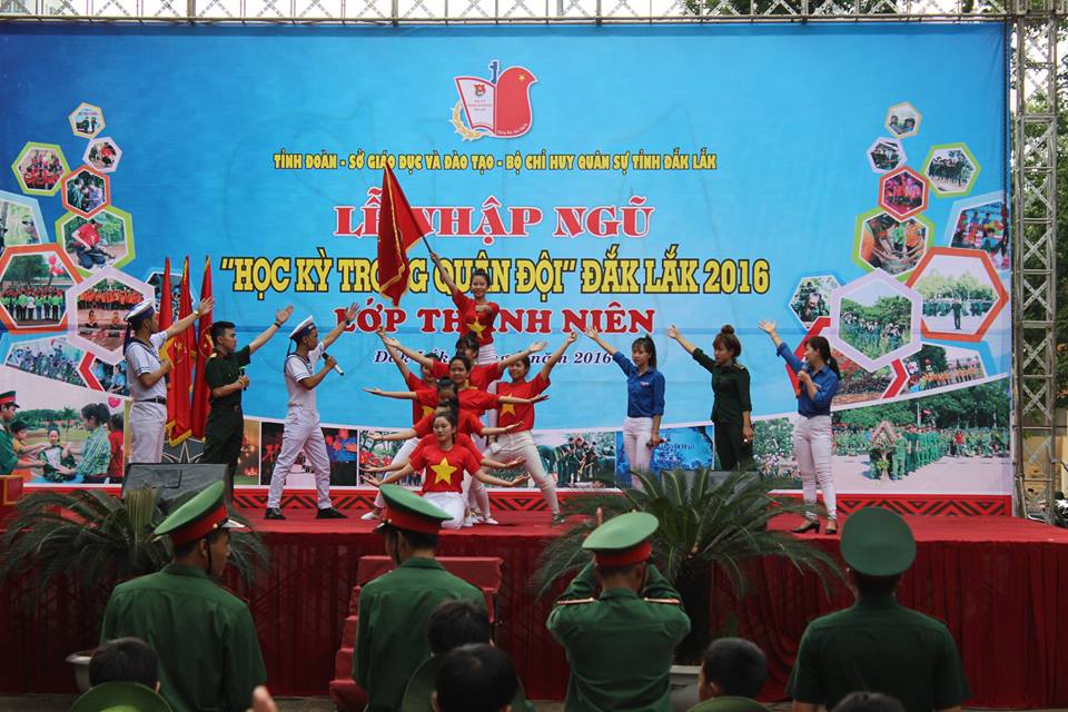 Lễ nhập ngũ chương trình “ Học kỳ trong quân đội” năm 2016 – lớp thanh niên