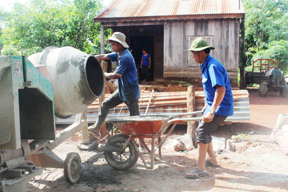 "Mùa hè xanh" trên những cung đường