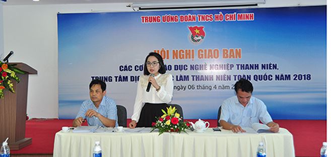 Trung tâm việc làm là cầu nối với thanh niên 