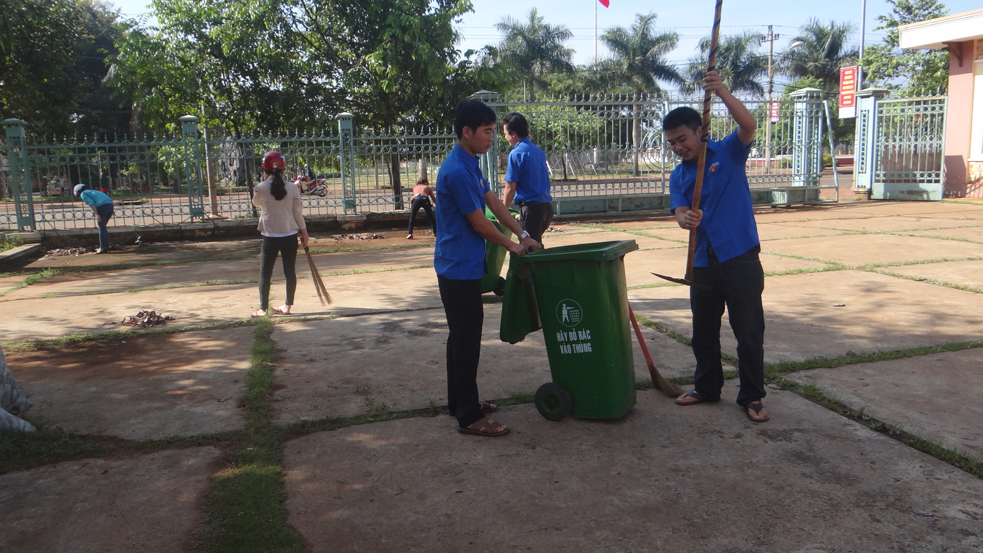 ĐVTN Khối các cơ quan Chính quyền Krông Năng tích cực hưởng ứng “Năm Thanh niên tình nguyện 2014”