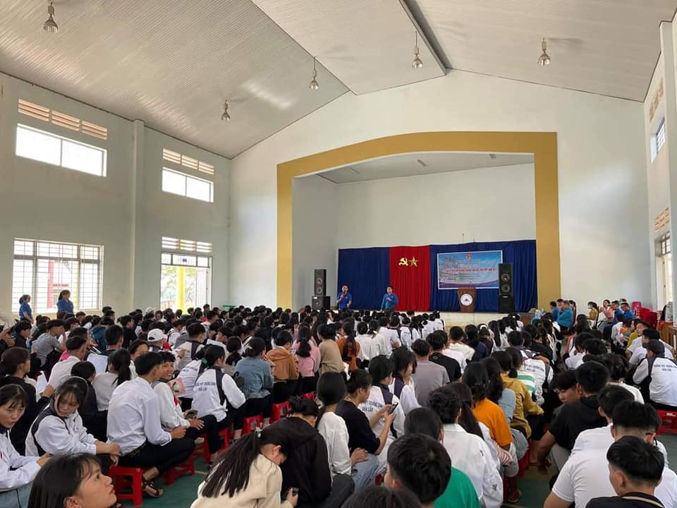 TƯ VẤN TUYỂN SINH, HƯỚNG NGHIỆP CHO HỌC SINH THPT