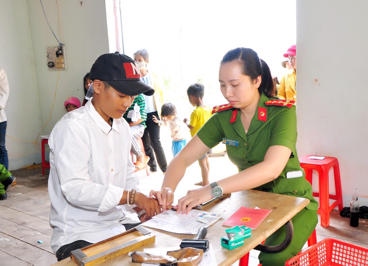 Đoàn thanh niên Công an tỉnh thực hiện hiệu quả Công trình “Ngày Chủ nhật tình nguyện”