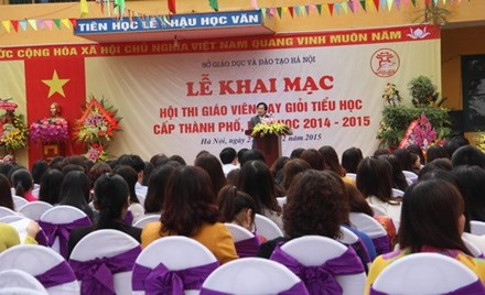 Thi giáo viên dạy giỏi: Không 'gà bài', cho HS tốp dưới nghỉ học