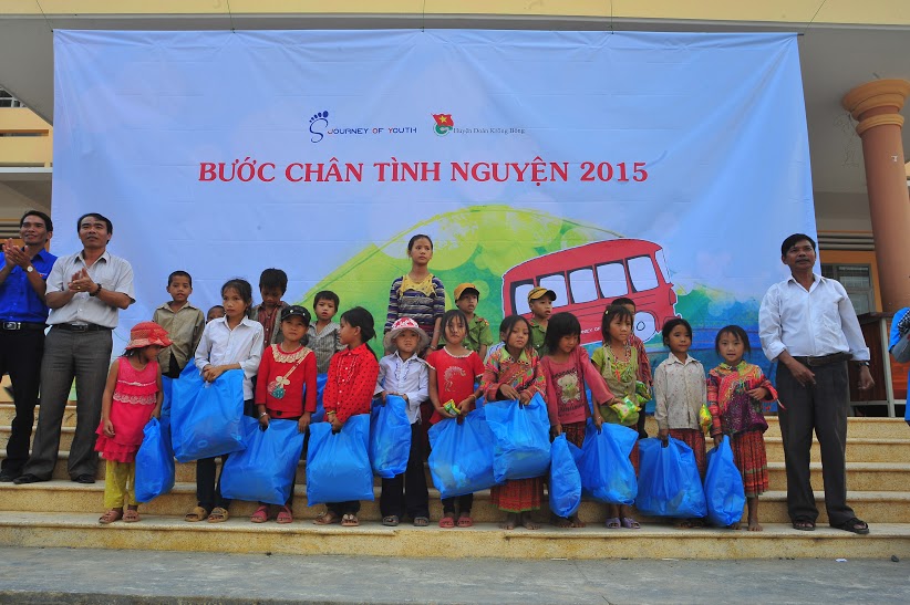 Chương trình  “Bước chân tình nguyện” huyện Krông Bông năm 2015