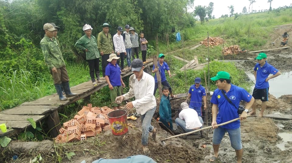 Huyện Đoàn Ea Súp: Xây dựng cầu dân sinh tại xã Ea Lê