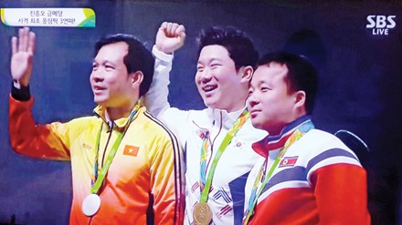 Hoàng Xuân Vinh nói gì khi giành thêm HCB Olympic 2016