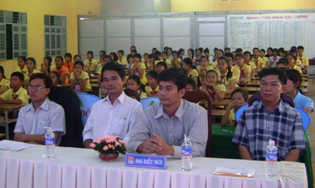 Khóa huấn luyện “Lãnh đạo trẻ tương lai” năm 2012