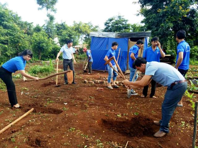 Khởi công xây dựng Nhà nhân ái cho đoàn viên có hoàn cảnh khó khăn