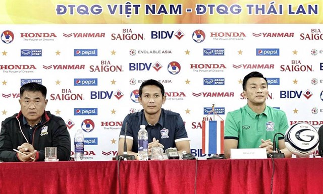 Thái Lan liên tục mời gọi tuyển Việt Nam chơi đôi công