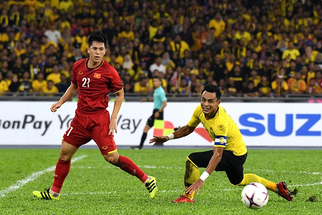 Hòa Malaysia 2-2, Việt Nam giành lợi thế trước trận lượt về