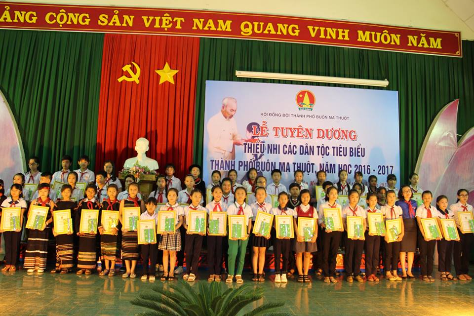 Hội đồng Đội TP. Buôn Ma Thuột tổ chức tuyên dương thiếu nhi các dân tộc tiêu biểu năm học 2016-2017