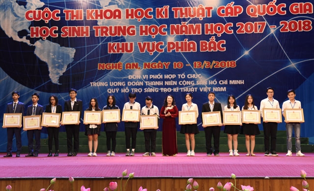 Trao 13 giải nhất nghiên cứu, sáng tạo KHKT học sinh trung học phía bắc