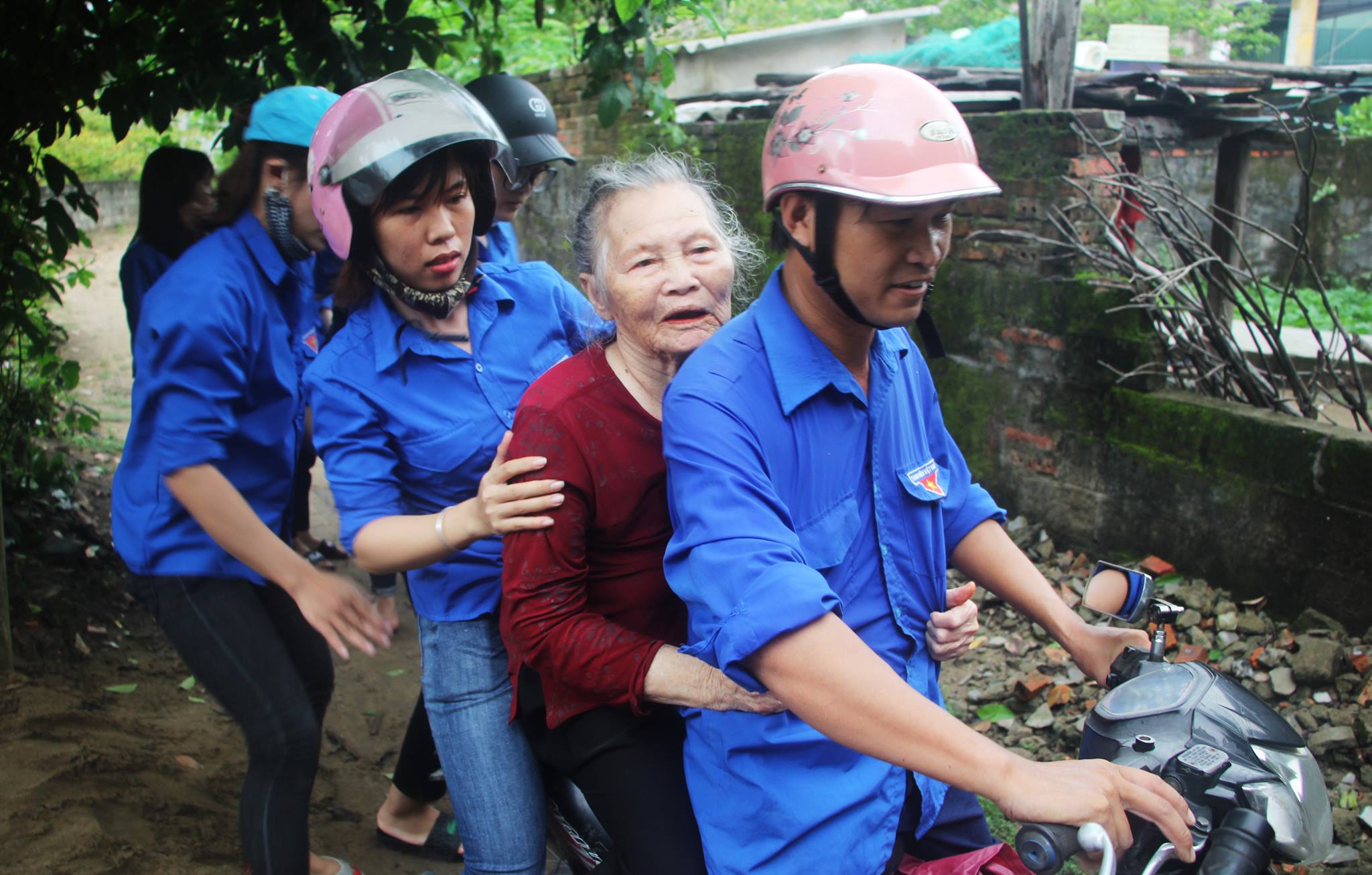 Được đưa vào trường học trú bão, tôi thấy yên tâm hơn...