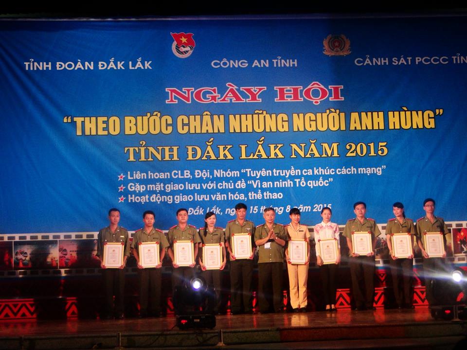 Bế mạc Ngày hội “Theo bước chân những người anh hùng” tỉnh Đắk Lắk năm 2015