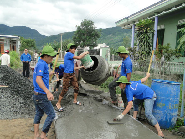 Xây dựng nông thôn mới ở Krông Bông: Gian nan hành trình về đích