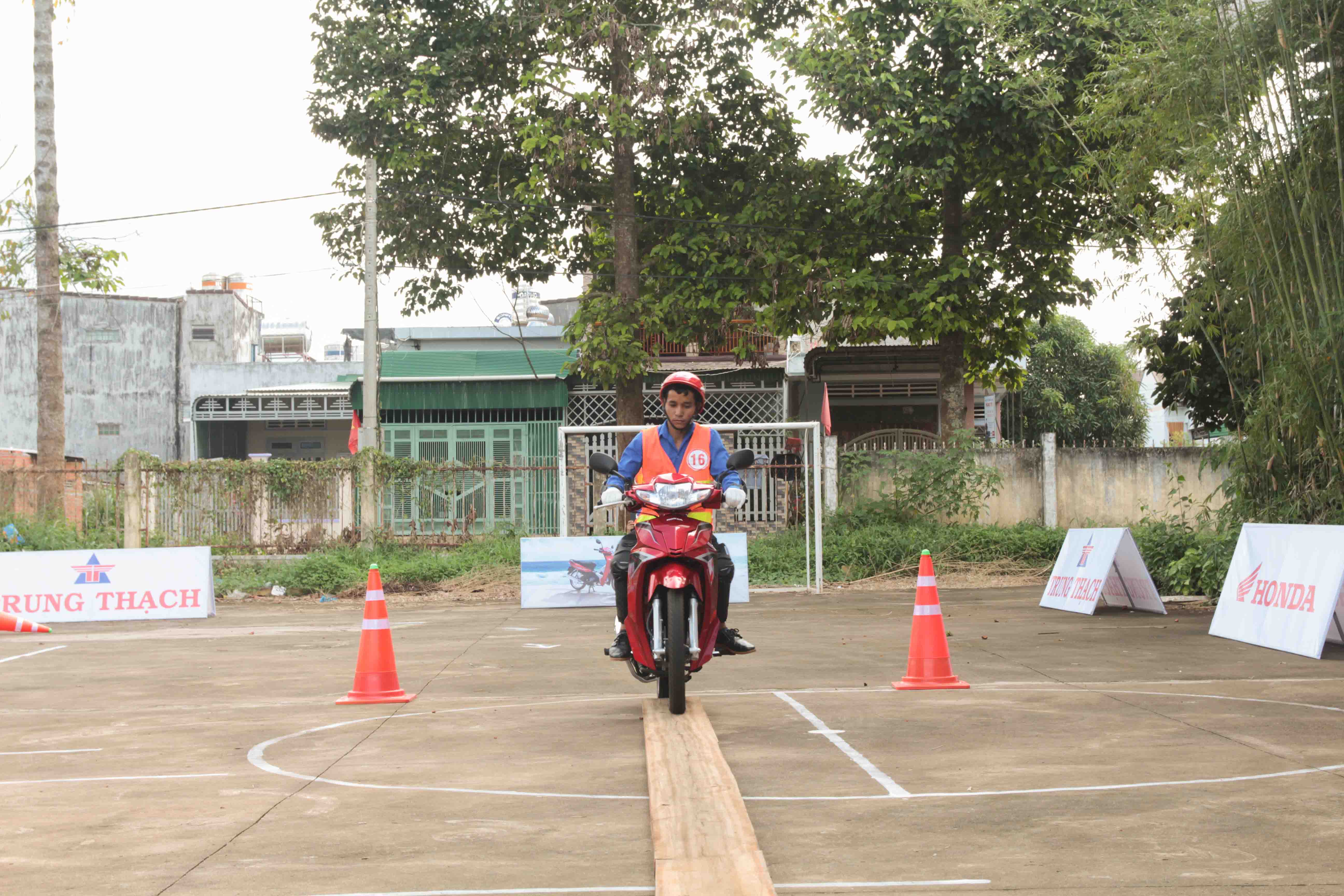 Hội thi "Thanh niên với văn hóa giao thông" huyện Cư M'gar