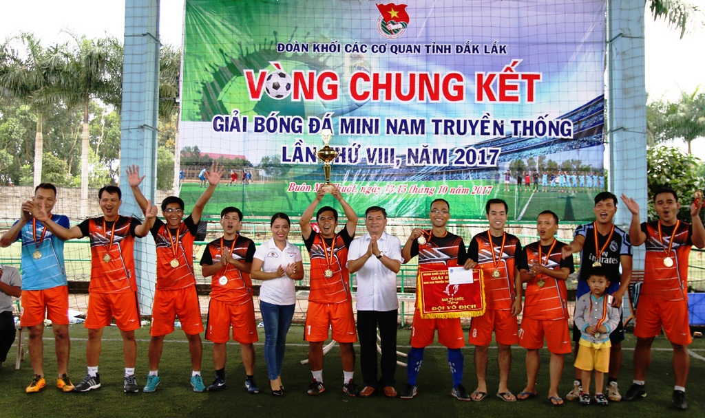 Liên quân Sở Tài chính - Sở Khoa học và Công nghệ đoạt chức Vô địch