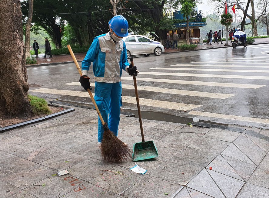 Vứt, bỏ khẩu trang không đúng nơi quy định có thể bị phạt 7 triệu đồng