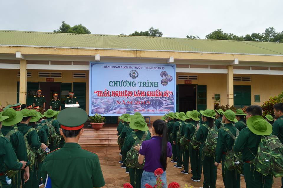 Thành đoàn Buôn Ma Thuột tổ chức chương trình "Trải nghiệm làm chiến sĩ năm 2015"