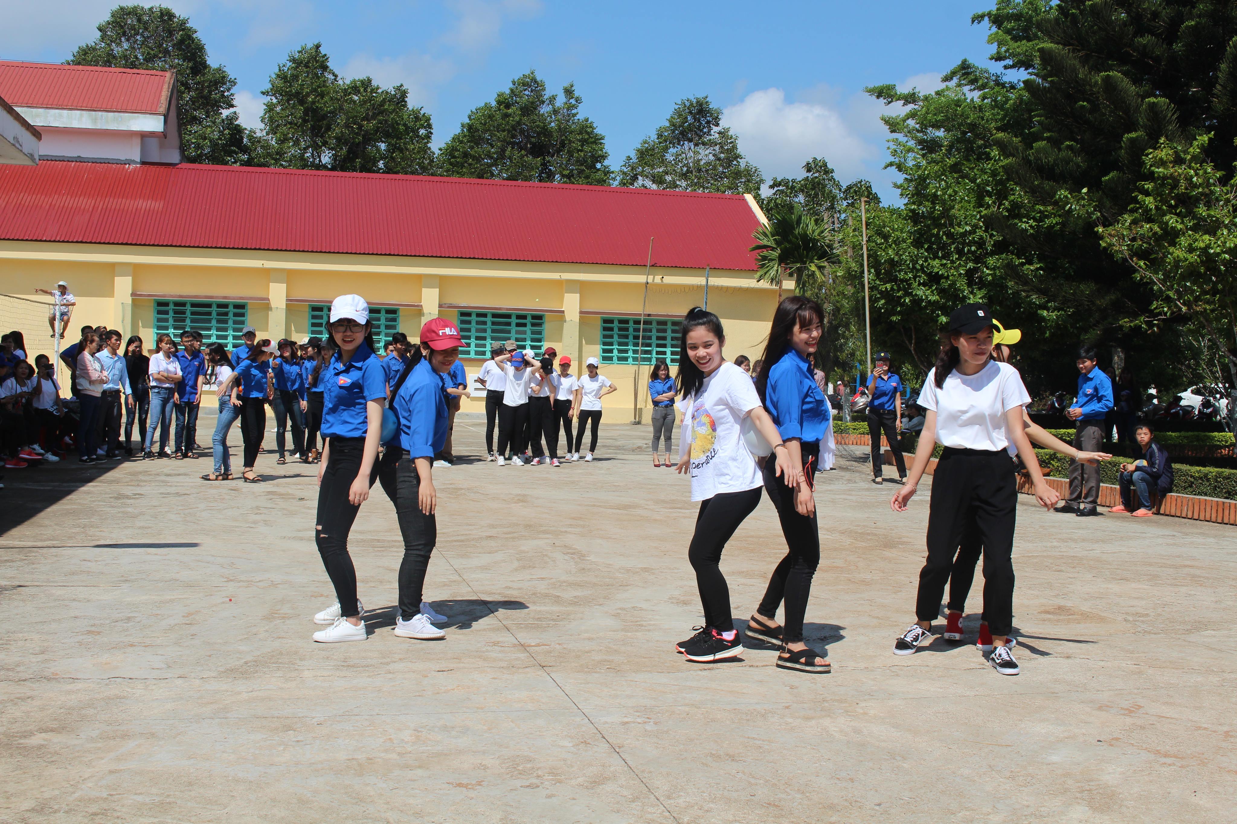 Hơn 200 đoàn viên thanh niên tham gia Ngày Đoàn viên 2018