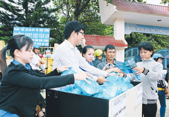 600 thanh niên tình nguyện tham gia "Tiếp sức mùa thi"