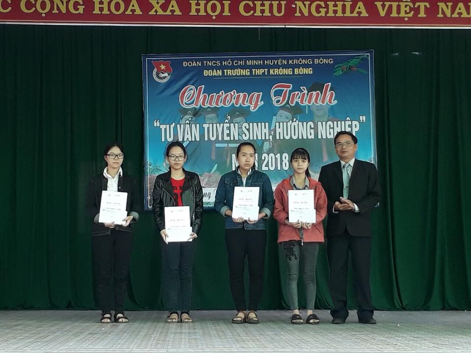 Huyện Krông Bông tổ chức Chương trình tư vấn tuyển sinh, hướng nghiệp năm 2018