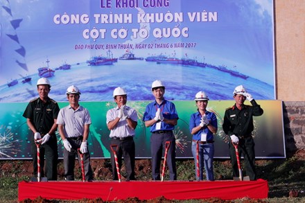 Nhiều hoạt động ý nghĩa trong chương trình “Sinh viên với biển, đảo Tổ quốc” năm 2017