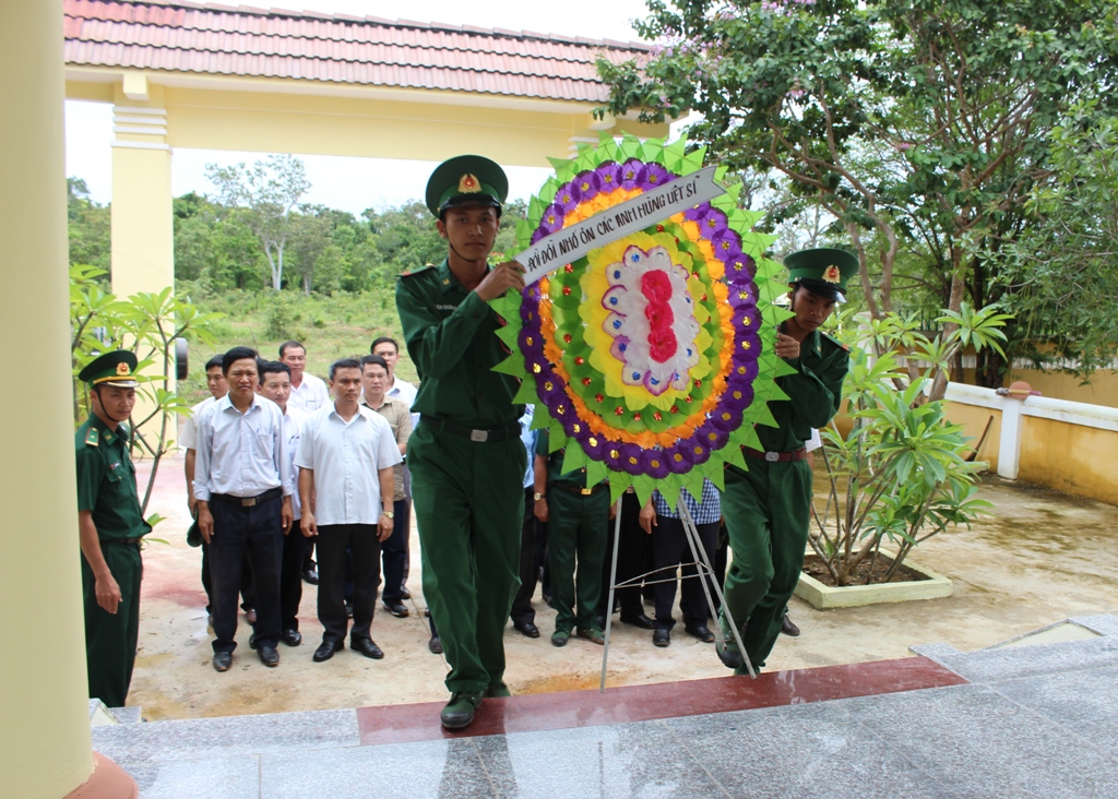 Học tập, tuyên truyền thực tế công tác phân giới, cắm mốc trên tuyến biến giới Việt Nam - Campuchia