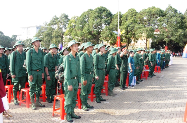 Hơn 2.450 thanh niên Đắk Lắk lên đường thực hiện nghĩa vụ quân sự