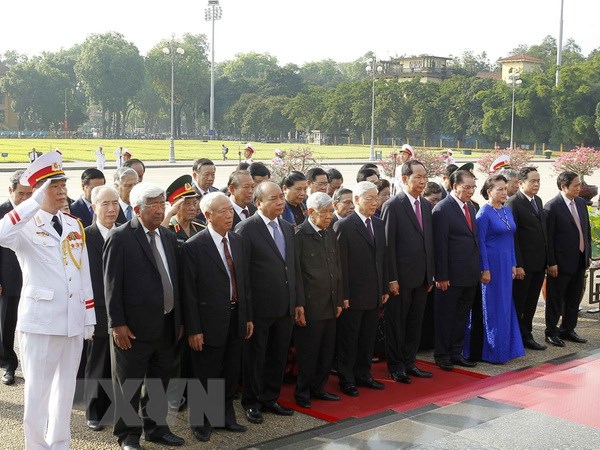 Lãnh đạo Đảng, Nhà nước vào Lăng viếng Chủ tịch Hồ Chí Minh 