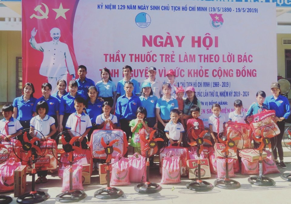 Ngày hội Thầy thuốc trẻ làm theo lời Bác, tình nguyện vì sức khỏe cộng đồng huyện Krông Pắc năm 2019