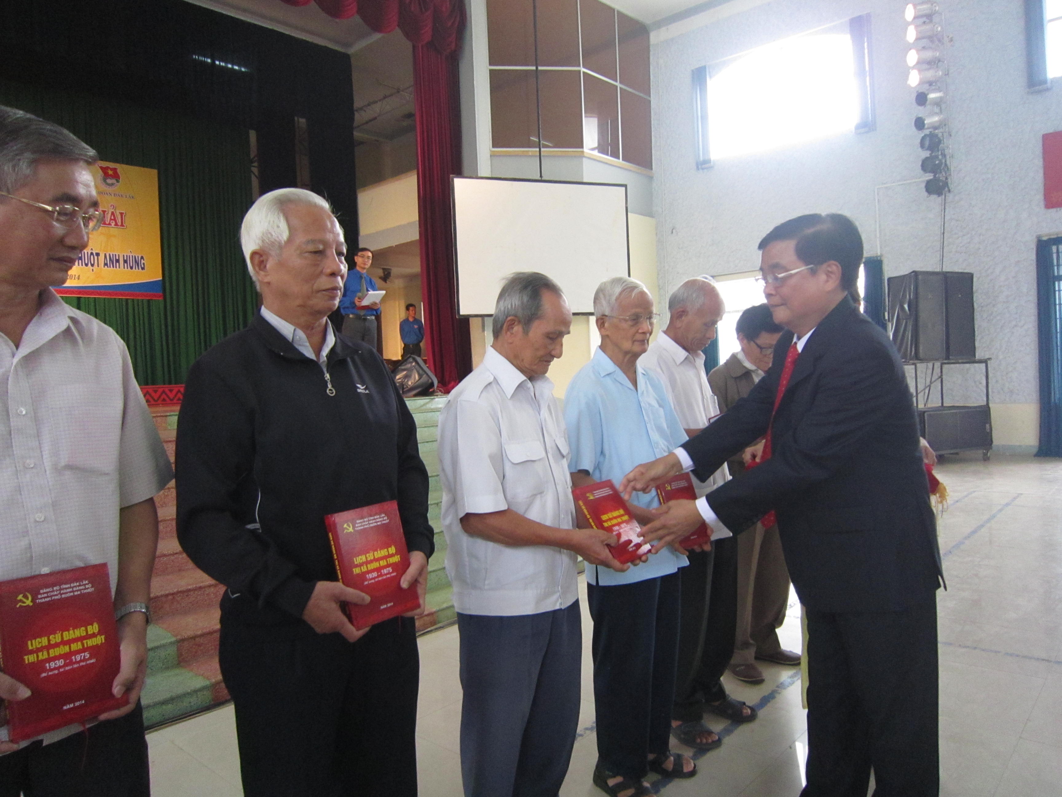 Tổng kết, trao giải Cuộc thi tìm hiểu 110 năm lịch sử hình thành và phát triển Buôn Ma Thuột  anh hùng