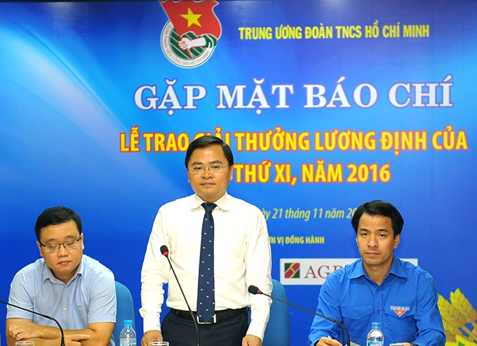 85 thanh niên nông thôn nhận Giải thưởng Lương Định Của năm 2016