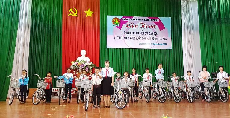 Liên hoan thiếu nhi các dân tộc tiêu biểu và thiếu nhi nghèo vượt khó năm học 2016-2017