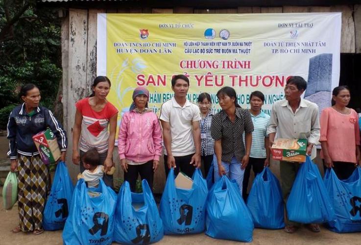 Chương trình "San sẻ yêu thương" tại huyện Lắk