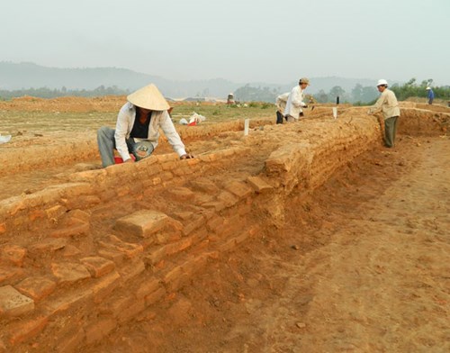 Mở đường cao tốc phát lộ di tích Chăm bí ẩn