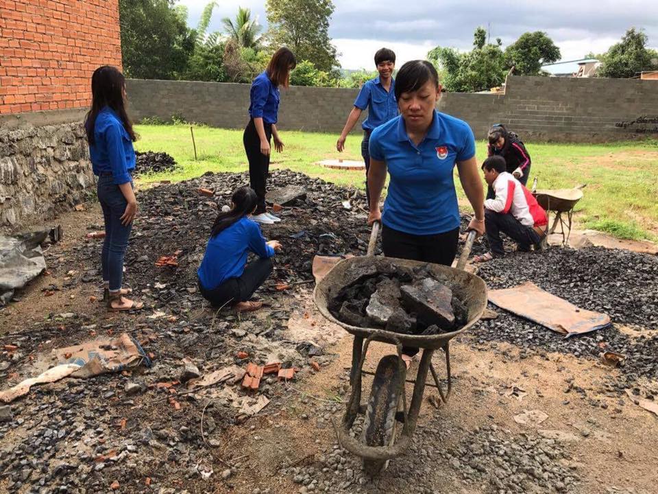 "Thủ lĩnh" Đoàn học và làm theo lời Bác