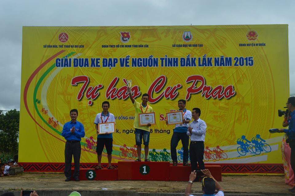 Giải đua xe đạp về nguồn tỉnh Đắk Lắk năm 2015