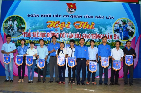 Hội thi “Tuổi trẻ học đường với văn hóa giao thông” năm 2014