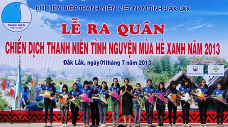  RA QUÂN CHIẾN DỊCH TNTN MÙA HÈ XANH NĂM 2013