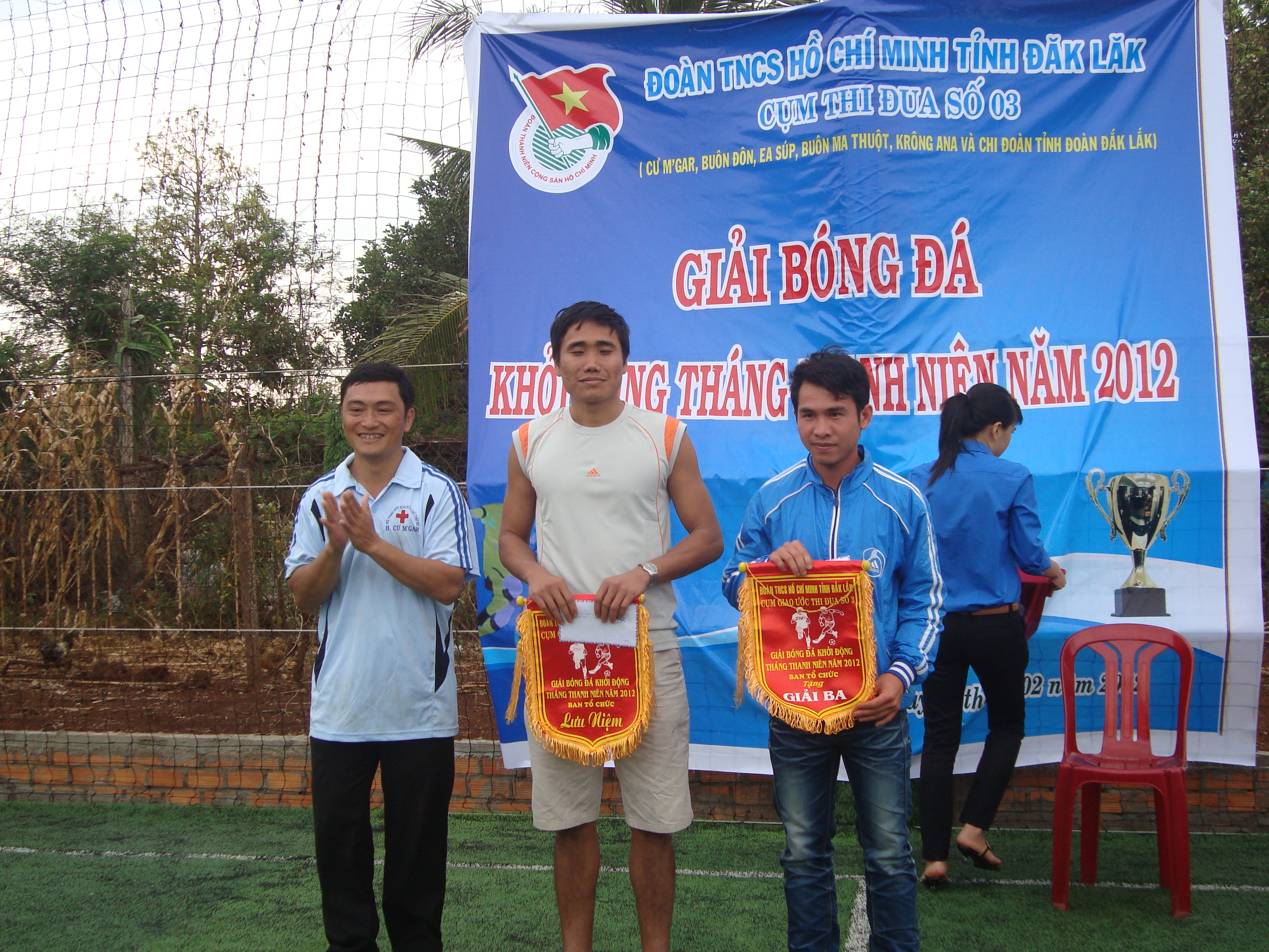 Giải bóng đá khởi động Tháng Thanh niên 2012