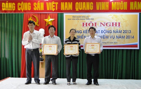 NHÀ VĂN HÓA THANH THIẾU NHI TỈNH:  TỔNG KẾT HOẠT ĐỘNG NĂM 2013 VÀ TRIỂN KHAI NHIỆM VỤ CÔNG TÁC NĂM 2014.